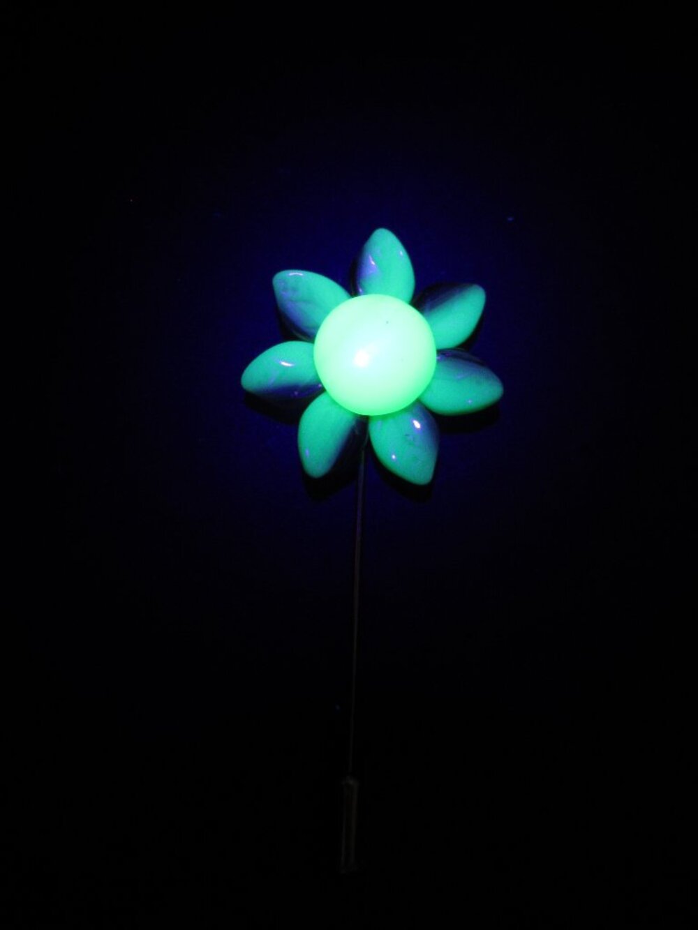 UG leaf flower stick pin